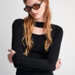 Μπλούζα πλεκτή με cut-out attrattivo 9P21183