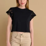 T-shirt με δαντέλα στο μανίκι - Black attrattivo 9920879