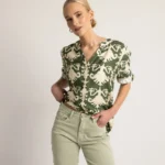 Μπλούζα με εμπριμέ σχέδια πράσινη SN242GR