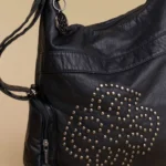 Τσάντα πολυμορφική με τρουκς - Κόκκινο  9T23027B