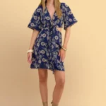 Φόρεμα μίνι κιπούρ με cut-out - Πολύχρωμο attrattivo 9923262-BLUE
